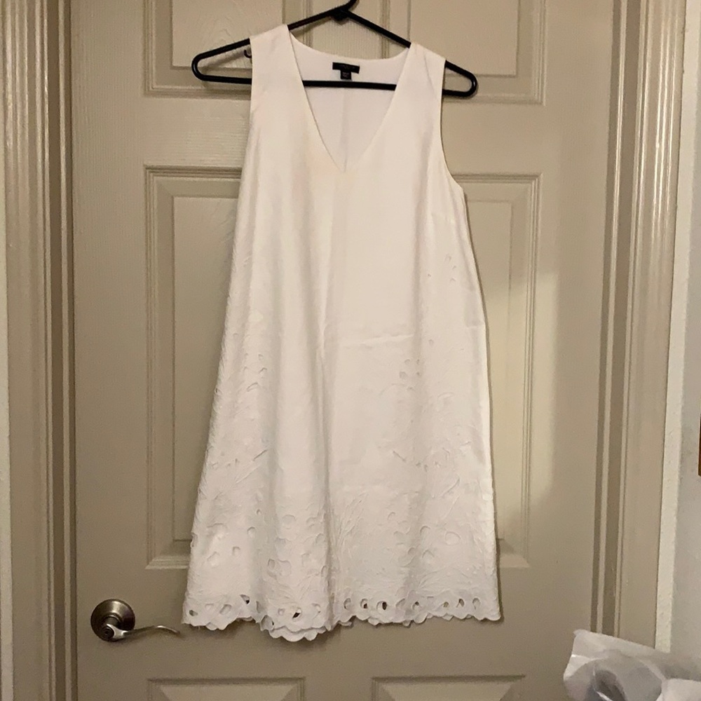 NWOT Ann Taylor Gorgeous XXSP white gorgeous dress detail on bottom